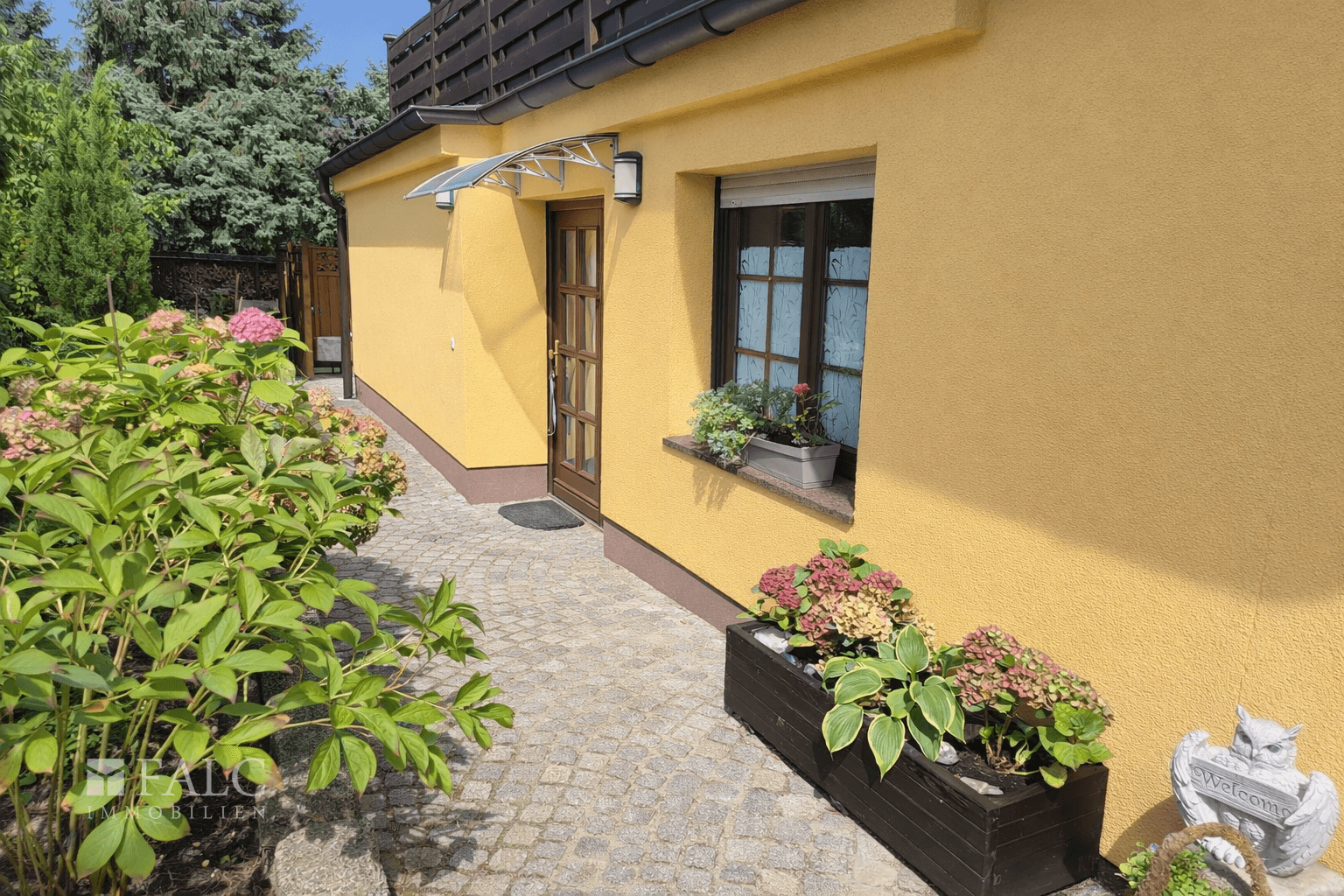 Weg zum Garten (Sommer)